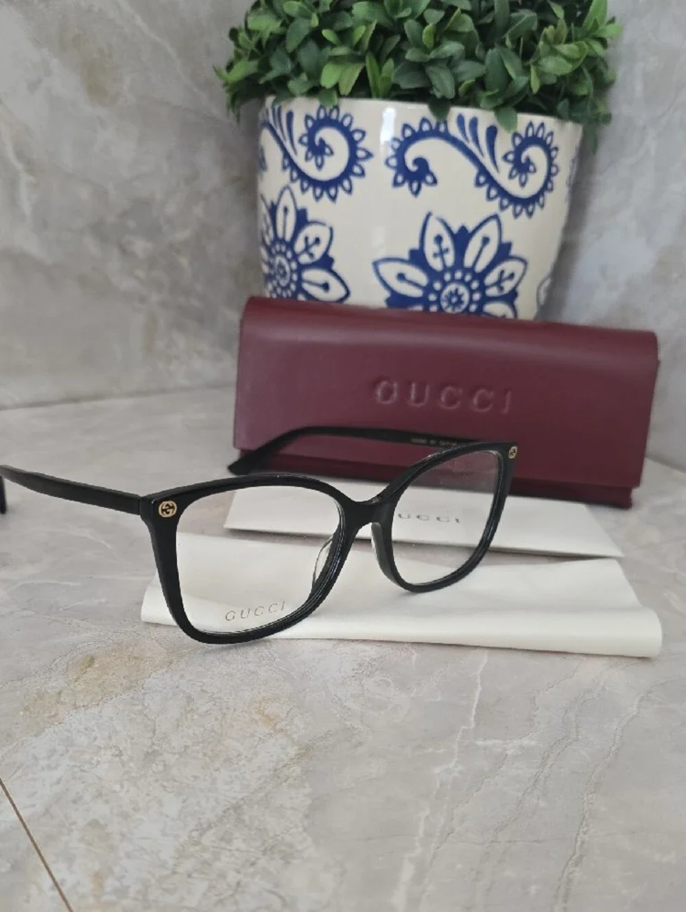 Gucci are tone comfort